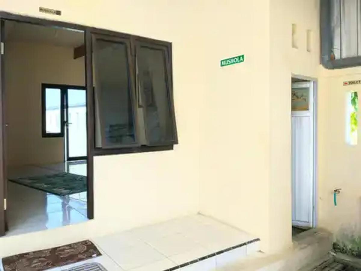 Reddoorz At Hotel Nuansa Ngawi Exterior foto
