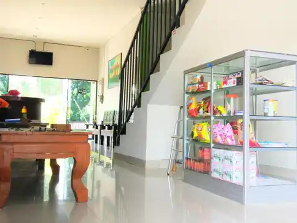 Reddoorz At Hotel Nuansa Ngawi Exterior foto