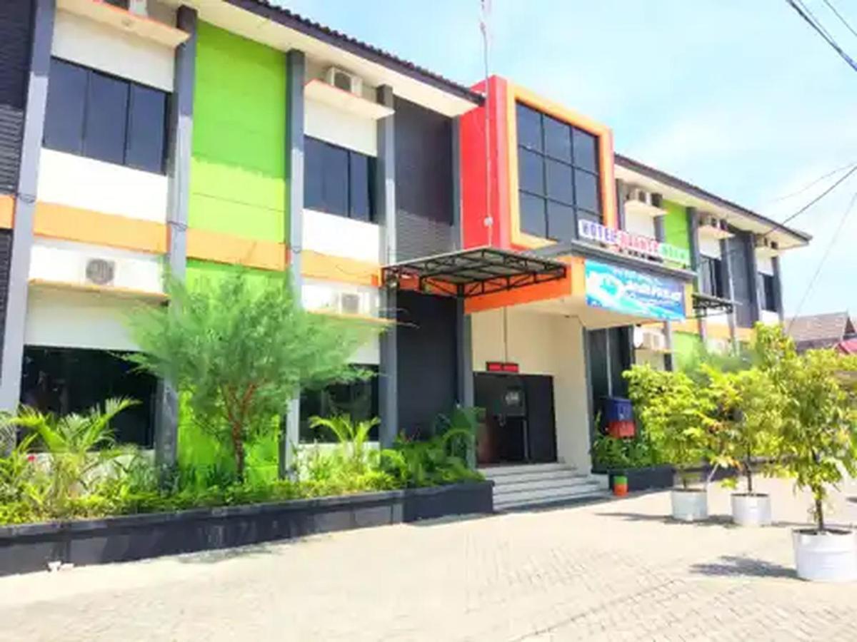 Reddoorz At Hotel Nuansa Ngawi Exterior foto