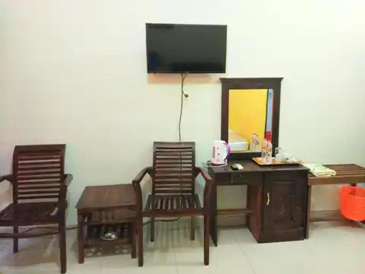 Reddoorz At Hotel Nuansa Ngawi Exterior foto
